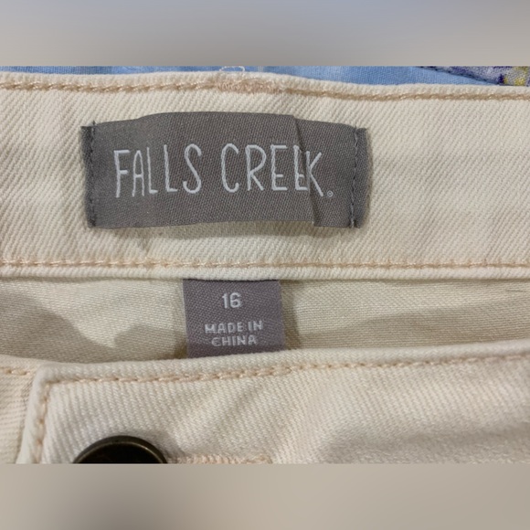 Cream falls creek capris NWOT - Picture 2 of 4